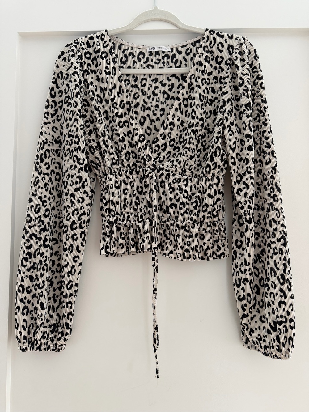 Zara White and Black Leopard Print Cinched Waist Blouse